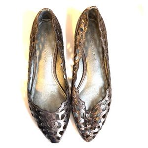 Caressa Bentley flat, size 10, metallic silver